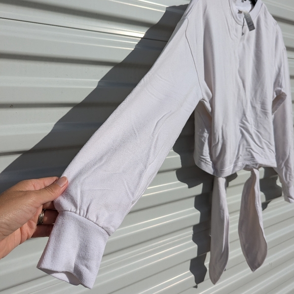 Athleta Yoga Tie Back cross over white sweatshirt - Picture 5 of 9